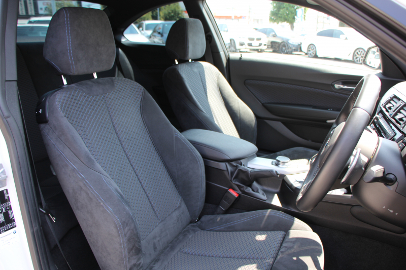 BMW 2シリーズ M240i ｸｰﾍﾟ後期 ﾌｪｲｽﾘﾌﾄ後 B58新ｴﾝｼﾞﾝ 340馬力 追従ACC ｼｰﾄﾋｰﾀｰ LEDﾍｯﾄﾞﾗｲﾄ LEDﾃｰﾙ ｱﾀﾞﾌﾟﾃｨﾌﾞMｻｽ ｼｰﾄﾋｰﾀｰ ﾀｯﾁ画面HDDﾅﾋﾞPｱｼｽﾄ ﾊﾟﾄﾞﾙｼﾌﾄ 8速AT 18AW 衝突軽減ﾌﾞﾚｰｷ ﾌ 2年保証