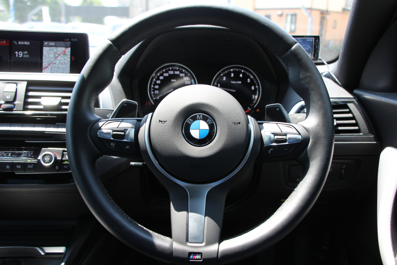 BMW 2シリーズ M240i ｸｰﾍﾟ後期 ﾌｪｲｽﾘﾌﾄ後 B58新ｴﾝｼﾞﾝ 340馬力 追従ACC ｼｰﾄﾋｰﾀｰ LEDﾍｯﾄﾞﾗｲﾄ LEDﾃｰﾙ ｱﾀﾞﾌﾟﾃｨﾌﾞMｻｽ ｼｰﾄﾋｰﾀｰ ﾀｯﾁ画面HDDﾅﾋﾞPｱｼｽﾄ ﾊﾟﾄﾞﾙｼﾌﾄ 8速AT 18AW 衝突軽減ﾌﾞﾚｰｷ ﾌ 2年保証