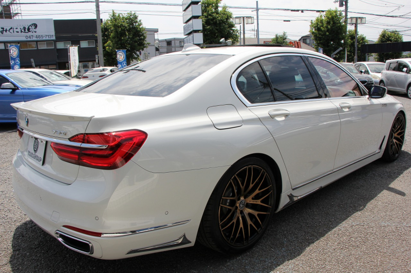 BMW 7シリーズ 740i ﾌﾟﾗｽP ｴﾅｼﾞｰEVOﾎﾞﾃﾞｨｷｯﾄ&20AW ｻﾝﾙｰﾌ 全席ﾋｰﾀｰ黒革 ﾃﾞｨｽﾌﾟﾚｲｷｰ LEDﾍｯﾄﾞﾗｲﾄ ﾊｰﾏﾝｶｰﾄﾞﾝ ﾏｯｻｰｼﾞ&ﾍﾞﾝﾁﾚｰｼｮﾝ HUD 追従ACC ｽﾃｱｻﾎﾟｰﾄ 液晶ﾒｰﾀｰ ﾀｯﾁ画面ﾅﾋﾞ360度ｶﾒﾗ ｿﾌﾄｸﾛｰｽﾞﾄﾞｱ 電動ﾄﾗﾝｸ 2年保証