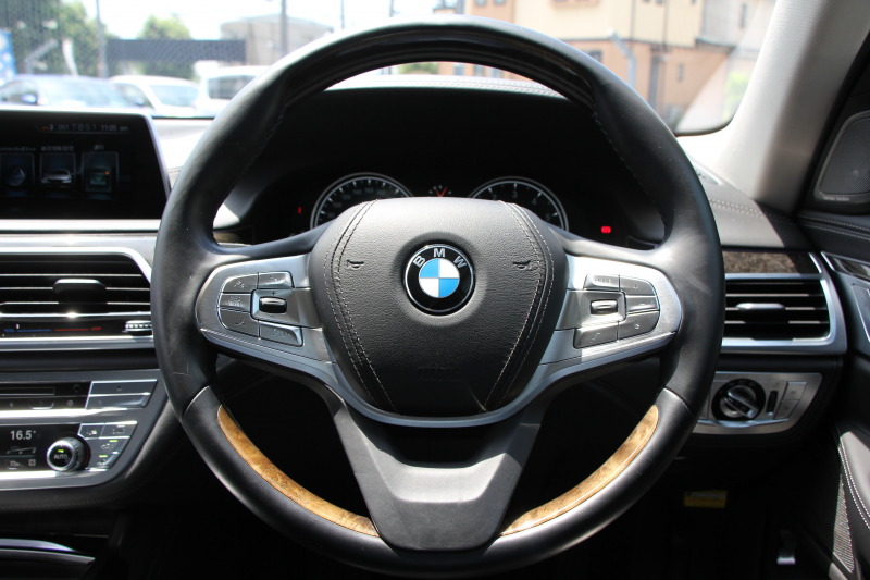 BMW 7シリーズ 740i ﾌﾟﾗｽP ｴﾅｼﾞｰEVOﾎﾞﾃﾞｨｷｯﾄ&20AW ｻﾝﾙｰﾌ 全席ﾋｰﾀｰ黒革 ﾃﾞｨｽﾌﾟﾚｲｷｰ LEDﾍｯﾄﾞﾗｲﾄ ﾊｰﾏﾝｶｰﾄﾞﾝ ﾏｯｻｰｼﾞ&ﾍﾞﾝﾁﾚｰｼｮﾝ HUD 追従ACC ｽﾃｱｻﾎﾟｰﾄ 液晶ﾒｰﾀｰ ﾀｯﾁ画面ﾅﾋﾞ360度ｶﾒﾗ ｿﾌﾄｸﾛｰｽﾞﾄﾞｱ 電動ﾄﾗﾝｸ 2年保証