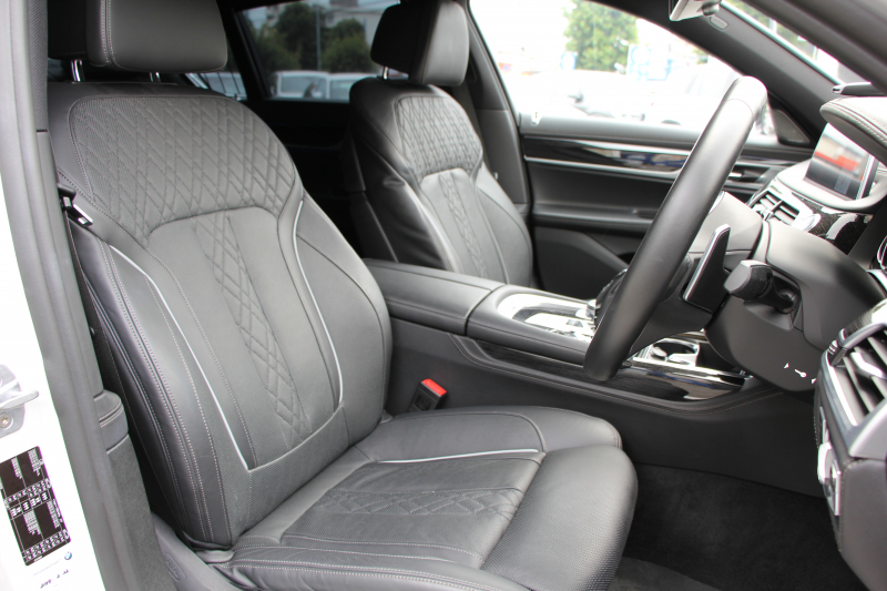 BMW 7シリーズ 740i Mｽﾎﾟｰﾂ ｻﾝﾙｰﾌ 全席ﾋｰﾀｰ黒革 ﾚｰｻﾞｰﾗｲﾄ ﾏｯｻｰｼﾞ&ﾍﾞﾝﾁﾚｰｼｮﾝ 追従ACC HUD ﾀｯﾁ画面HDDﾅﾋﾞTV 360度ｶﾒﾗ 全ﾄﾞｱｿﾌﾄｸﾛｰｽﾞ電動ﾄﾗﾝｸ ｽﾃｱﾘﾝｸﾞｻﾎﾟｰﾄ ｵｰﾄﾊｲﾋﾞｰﾑ 液晶ﾒｰﾀｰ ｵﾌﾟｼｮﾝ20AW 2年保証