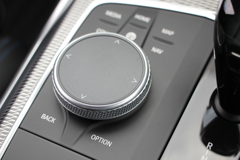 BMW 3シリーズ 320d Xdrive Mｽﾎﾟｰﾂ ｴﾃﾞｨｼｮﾝｻﾝﾗｲｽﾞ50台限定車 ﾋｰﾀｰ黒革 ﾚｰｻﾞｰﾗｲﾄ ｱﾀﾞﾌﾟﾃｨﾌﾞMｻｽ 専用19AW Mﾘｱｽﾎﾟｲﾗｰ Mｼｰﾄﾍﾞﾙﾄ 追従ACC ｽﾃｱﾘﾝｸﾞｻﾎﾟｰﾄ BMWﾗｲﾌﾞｺｯｸﾋﾟｯﾄﾞｱｯﾌﾟﾙｶｰﾌﾟﾚｲ ﾜｲﾔﾚｽ充電 2年保証