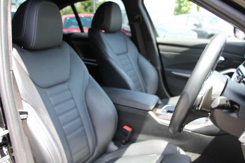 BMW 3シリーズ 330i Mｽﾎﾟｰﾂ ﾊｲﾗｲﾝ ｺﾝﾌｫｰﾄP 高出力 258馬力 ﾋｰﾀｰ黒革 追従ACC ｽﾃｱﾘﾝｸﾞｻﾎﾟｰﾄ ﾌﾙｾｸﾞTV 360度ｶﾒﾗ Pｱｼｽﾄﾌﾟﾗｽ 19AW LEDﾍｯﾄﾞﾗｲﾄ Mｽﾎﾟｰﾂﾌﾞﾚｰｷ ﾀｯﾁ画面HDDﾅﾋﾞｱｯﾌﾟﾙｶｰﾌﾟﾚｲ Hifiｽﾋﾟｰｶｰ 電動ﾄﾗﾝｸ ﾜｲﾔﾚｽ充電 2年保証