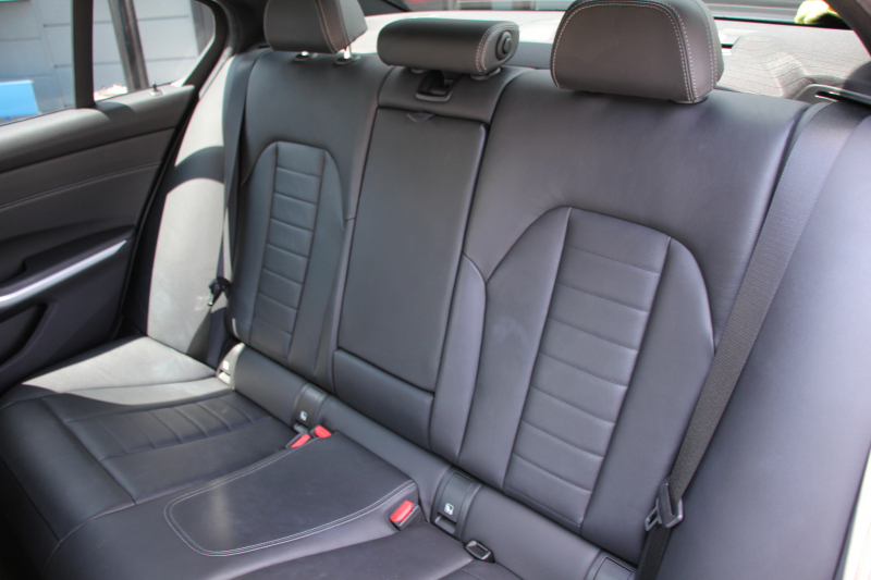 BMW 3シリーズ 330i Mｽﾎﾟｰﾂ ﾊｲﾗｲﾝ ｺﾝﾌｫｰﾄP 高出力 258馬力 ﾋｰﾀｰ黒革 追従ACC ｽﾃｱﾘﾝｸﾞｻﾎﾟｰﾄ ﾌﾙｾｸﾞTV 360度ｶﾒﾗ Pｱｼｽﾄﾌﾟﾗｽ 19AW LEDﾍｯﾄﾞﾗｲﾄ Mｽﾎﾟｰﾂﾌﾞﾚｰｷ ﾀｯﾁ画面HDDﾅﾋﾞｱｯﾌﾟﾙｶｰﾌﾟﾚｲ Hifiｽﾋﾟｰｶｰ 電動ﾄﾗﾝｸ ﾜｲﾔﾚｽ充電 2年保証