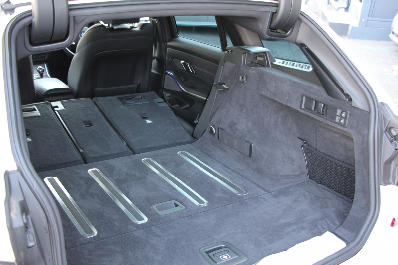 BMW 3シリーズ M340i Xdrive ﾂｰﾘﾝｸﾞｲﾉﾍﾞｰｼｮﾝP 4WD 直6ﾀｰﾎﾞ387馬力 ﾋｰﾀｰ黒革 ﾚｰｻﾞｰﾗｲﾄ HUD ｼﾞｪｽﾁｬｰC ﾊｰﾏﾝｶｰﾄﾞﾝ ｱﾀﾞﾌﾟﾃｨﾌﾞMｻｽ 専用ﾃﾞﾌ 19AW Mｽﾎﾟｰﾂﾌﾞﾚｰｷ BMWﾗｲﾌﾞｺｯｸﾋﾟｯﾄﾞﾊﾟｰｷﾝｸﾞｱｼｽﾄﾌﾟﾗｽ 360度ｶﾒﾗ 2年保証