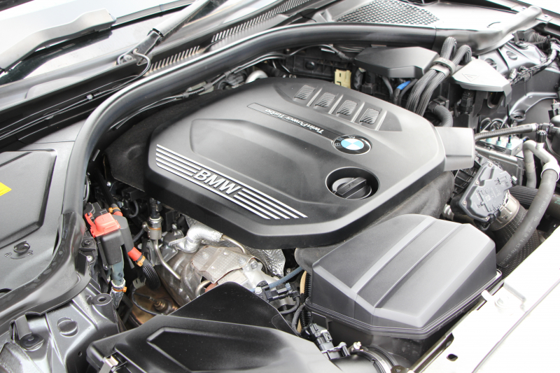 BMW 3シリーズ 320d Xdrive Mｽﾎﾟｰﾂ ﾊｲﾗｲﾝ&ｺﾝﾌｫｰﾄP 4WD ｺﾆｬｯｸﾚｻﾞｰ ｼｰﾄﾋｰﾀｰ ｵﾌﾟｼｮﾝ19AW Pｱｼｽﾄﾌﾟﾗｽ 360度ｶﾒﾗ BMWﾗｲﾌﾞｺｯｸﾋﾟｯﾄﾞﾀｯﾁ画面HDDﾅﾋﾞApplecarplay ﾜｲﾔﾚｽ充電 LEDﾍｯﾄﾞﾗｲﾄ ｵｰﾄﾊｲﾋﾞｰﾑ 追従ACC 電動ﾄﾗﾝｸ Hi-fiｽﾋﾟｰｶｰ 2年保証