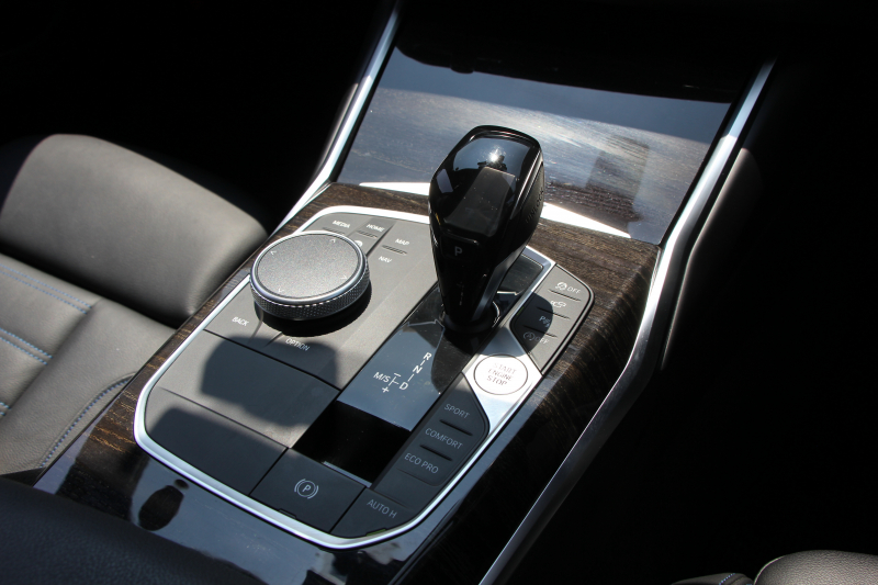 BMW 3シリーズ 330i Mｽﾎﾟｰﾂ ﾃﾞﾋﾞｭｰ&ｺﾝﾌｫｰﾄP ｻﾝﾙｰﾌ 258馬力 ﾋｰﾀｰ黒革 専用青ｽﾃｯﾁ 追従ACC ｽﾃｱｻﾎﾟｰﾄ ｵﾌﾟｼｮﾝ19AW Mｽﾎﾟｰﾂﾌﾞﾚｰｷ LEDﾍｯﾄﾞﾗｲﾄ ｵｰﾄﾊｲﾋﾞｰﾑ 360度ｶﾒﾗ 電動ﾄﾗﾝｸ Hi-fiｽﾋﾟｰｶｰ ﾗｲﾌﾞｺｯｸﾋﾟｯﾄﾞﾌﾞﾗｯｸｷﾄﾞﾆｰｸﾞﾘﾙ 2年保証