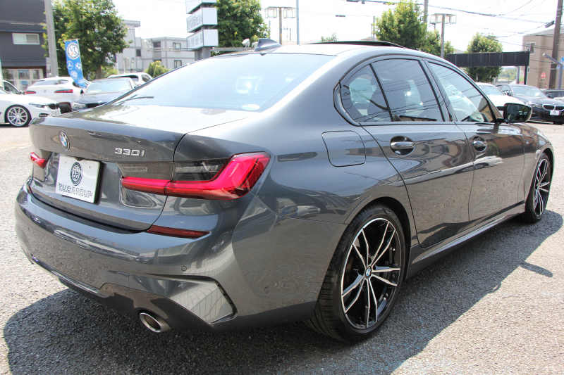 BMW 3シリーズ 330i Mｽﾎﾟｰﾂ ﾃﾞﾋﾞｭｰ&ｺﾝﾌｫｰﾄP ｻﾝﾙｰﾌ 258馬力 ﾋｰﾀｰ黒革 専用青ｽﾃｯﾁ 追従ACC ｽﾃｱｻﾎﾟｰﾄ ｵﾌﾟｼｮﾝ19AW Mｽﾎﾟｰﾂﾌﾞﾚｰｷ LEDﾍｯﾄﾞﾗｲﾄ ｵｰﾄﾊｲﾋﾞｰﾑ 360度ｶﾒﾗ 電動ﾄﾗﾝｸ Hi-fiｽﾋﾟｰｶｰ ﾗｲﾌﾞｺｯｸﾋﾟｯﾄﾞﾌﾞﾗｯｸｷﾄﾞﾆｰｸﾞﾘﾙ 2年保証