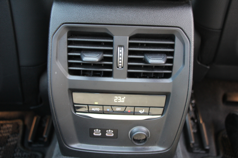 BMW 3シリーズ 330i Mｽﾎﾟｰﾂ ﾃﾞﾋﾞｭｰ&ｺﾝﾌｫｰﾄP ｻﾝﾙｰﾌ 258馬力 ﾋｰﾀｰ黒革 専用青ｽﾃｯﾁ 追従ACC ｽﾃｱｻﾎﾟｰﾄ ｵﾌﾟｼｮﾝ19AW Mｽﾎﾟｰﾂﾌﾞﾚｰｷ LEDﾍｯﾄﾞﾗｲﾄ ｵｰﾄﾊｲﾋﾞｰﾑ 360度ｶﾒﾗ 電動ﾄﾗﾝｸ Hi-fiｽﾋﾟｰｶｰ ﾗｲﾌﾞｺｯｸﾋﾟｯﾄﾞﾌﾞﾗｯｸｷﾄﾞﾆｰｸﾞﾘﾙ 2年保証