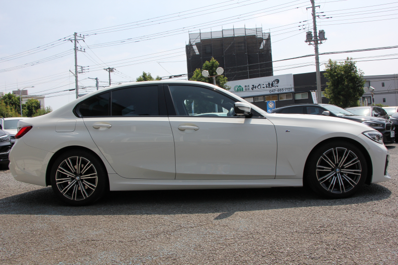 BMW 3シリーズ 320i Mｽﾎﾟｰﾂ ｺﾝﾌｫｰﾄP ｼｰﾄﾋｰﾀｰ 追従ACC ｽﾃｱﾘﾝｸﾞｻﾎﾟｰﾄ BMWﾗｲﾌﾞｺｯｸﾋﾟｯﾄﾞLEDﾍｯﾄﾞﾗｲﾄ ｵｰﾄﾊｲﾋﾞｰﾑ ﾜｲﾔﾚｽ充電 ｱﾝﾋﾞｴﾝﾄﾗｲﾄ ﾊｰﾌﾚｻﾞｰ 電動ﾄﾗﾝｸ 3ｿﾞｰﾝｴｱｺﾝ ｱｯﾌﾟﾙｶｰﾌﾟﾚｲ ﾀｯﾁ画面HDDﾅﾋﾞ2年保証
