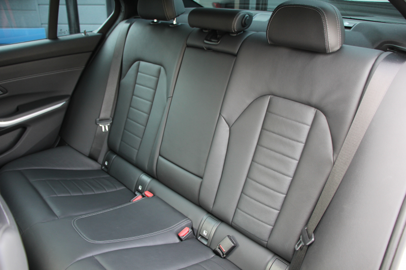 BMW 3シリーズ 320i Mｽﾎﾟｰﾂ ﾊｲﾗｲﾝ ﾌｧｽﾄﾄﾗｯｸ&ｺﾝﾌｫｰﾄP 1ｵｰﾅ ﾋｰﾀｰ黒革 ｱﾀﾞﾌﾟﾃｨﾌﾞMｻｽ Mspﾌﾞﾚｰｷ 19AW 電動ﾄﾗﾝｸ Mﾊﾟﾌｫｰﾏﾝｽｴｱﾛ REMUSﾏﾌﾗｰ Hi-fiｽﾋﾟｰｶｰ 追従ACC ｽﾃｱﾘﾝｸﾞｻﾎﾟｰﾄ ｱｯﾌﾟﾙｶｰﾌﾟﾚｲ ﾀｯﾁ画面HDDﾅﾋﾞLEDﾍｯﾄﾞﾗｲﾄ 2年保証