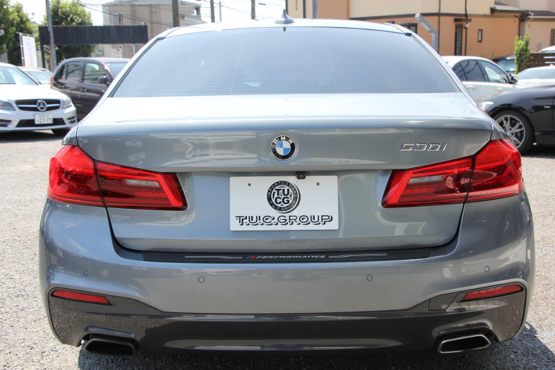 BMW 5シリーズ 530i Mｽﾎﾟｰﾂ ｺﾝﾌｫｰﾄP 高出力 252馬力 全席ﾋｰﾀｰ黒革 HUD ｿﾌﾄｸﾛｰｽﾞﾄﾞｱ ｺﾝﾌｫｰﾄｼｰﾄ&ﾍﾞﾝﾁﾚｰｼｮﾝ&ﾏｯｻｰｼﾞ追従ACC ｽﾃｱﾘﾝｸﾞｻﾎﾟｰﾄ LEDﾍｯﾄﾞﾗｲﾄ ﾀｯﾁ画面HDDﾅﾋﾞTV 360度ｶﾒﾗ Pｱｼｽﾄﾌﾟﾗｽ 電動ﾄﾗﾝｸ 2年保証