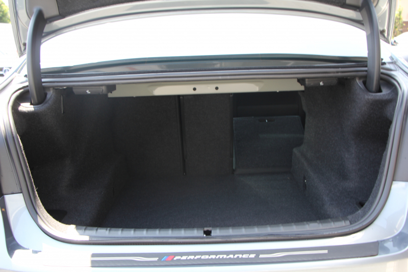 BMW 5シリーズ 530i Mｽﾎﾟｰﾂ ｺﾝﾌｫｰﾄP 高出力 252馬力 全席ﾋｰﾀｰ黒革 HUD ｿﾌﾄｸﾛｰｽﾞﾄﾞｱ ｺﾝﾌｫｰﾄｼｰﾄ&ﾍﾞﾝﾁﾚｰｼｮﾝ&ﾏｯｻｰｼﾞ追従ACC ｽﾃｱﾘﾝｸﾞｻﾎﾟｰﾄ LEDﾍｯﾄﾞﾗｲﾄ ﾀｯﾁ画面HDDﾅﾋﾞTV 360度ｶﾒﾗ Pｱｼｽﾄﾌﾟﾗｽ 電動ﾄﾗﾝｸ 2年保証