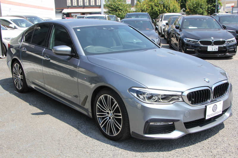 BMW 5シリーズ 530i Mｽﾎﾟｰﾂ ｺﾝﾌｫｰﾄP 高出力 252馬力 全席ﾋｰﾀｰ黒革 HUD ｿﾌﾄｸﾛｰｽﾞﾄﾞｱ ｺﾝﾌｫｰﾄｼｰﾄ&ﾍﾞﾝﾁﾚｰｼｮﾝ&ﾏｯｻｰｼﾞ追従ACC ｽﾃｱﾘﾝｸﾞｻﾎﾟｰﾄ LEDﾍｯﾄﾞﾗｲﾄ ﾀｯﾁ画面HDDﾅﾋﾞTV 360度ｶﾒﾗ Pｱｼｽﾄﾌﾟﾗｽ 電動ﾄﾗﾝｸ 2年保証