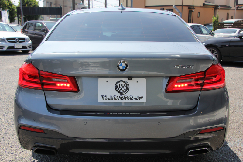 BMW 5シリーズ 530i Mｽﾎﾟｰﾂ ｺﾝﾌｫｰﾄP 高出力 252馬力 全席ﾋｰﾀｰ黒革 HUD ｿﾌﾄｸﾛｰｽﾞﾄﾞｱ ｺﾝﾌｫｰﾄｼｰﾄ&ﾍﾞﾝﾁﾚｰｼｮﾝ&ﾏｯｻｰｼﾞ追従ACC ｽﾃｱﾘﾝｸﾞｻﾎﾟｰﾄ LEDﾍｯﾄﾞﾗｲﾄ ﾀｯﾁ画面HDDﾅﾋﾞTV 360度ｶﾒﾗ Pｱｼｽﾄﾌﾟﾗｽ 電動ﾄﾗﾝｸ 2年保証