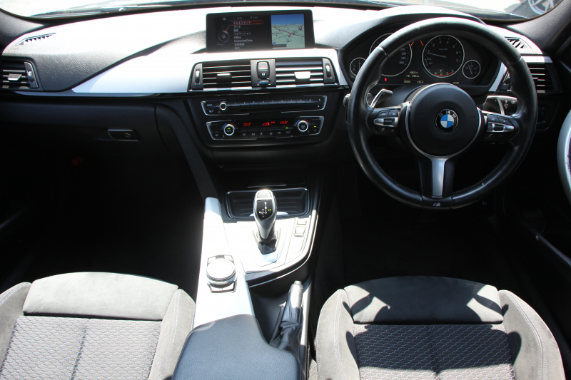 BMW 3シリーズ 320i Mｽﾎﾟｰﾂ 前期最終 追従ACC ETC2.0 衝突軽減ﾌﾞﾚｰｷ 車線逸脱警告 歩行者警告 ﾌﾙｾｸﾞTV ﾀｯﾁﾊﾟｯﾄﾞ対応HDDﾅﾋﾞ専用ｴｱﾛ 18AW ｽﾏｰﾄｷｰ Bluetooth接続 ﾊﾟﾄﾞﾙｼﾌﾄ LEDﾘﾝｸﾞｷｾﾉﾝ 2年保証