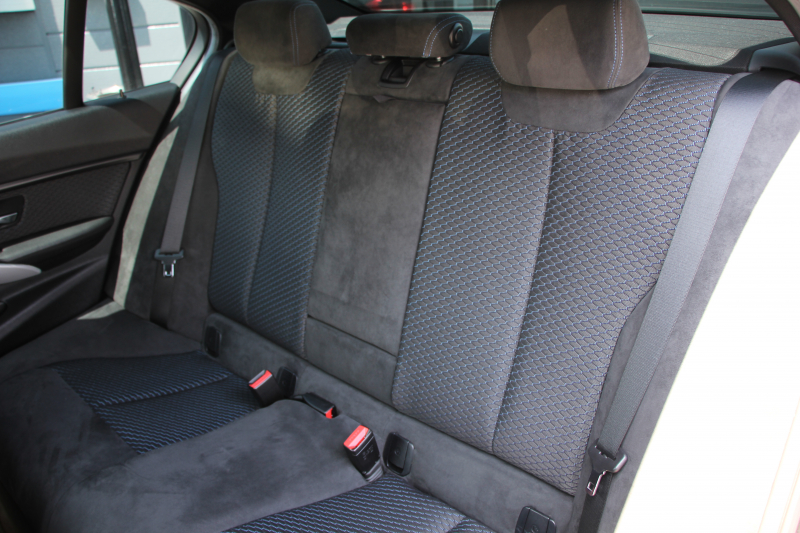 BMW 3シリーズ 320i Mｽﾎﾟｰﾂ 前期最終 追従ACC ETC2.0 衝突軽減ﾌﾞﾚｰｷ 車線逸脱警告 歩行者警告 ﾌﾙｾｸﾞTV ﾀｯﾁﾊﾟｯﾄﾞ対応HDDﾅﾋﾞ専用ｴｱﾛ 18AW ｽﾏｰﾄｷｰ Bluetooth接続 ﾊﾟﾄﾞﾙｼﾌﾄ LEDﾘﾝｸﾞｷｾﾉﾝ 2年保証