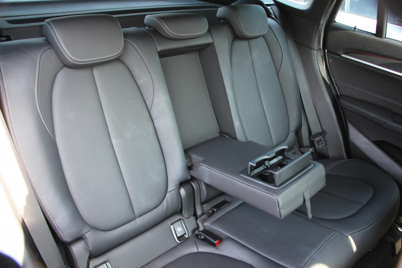 BMW X1 Xdrive18d Mｽﾎﾟｰﾂ ﾊｲﾗｲﾝ ｺﾝﾌｫｰﾄP 後期 ﾌｪｲｽﾘﾌﾄ後 ﾋｰﾀｰ黒革 電動ｼｰﾄ LEDﾍｯﾄﾞﾗｲﾄ 追従ACC 変更後ﾀｯﾁﾊﾟﾈﾙ対応HDDﾅﾋﾞ新ﾒｰﾀｰ Bluetooth接続 Pｱｼｽﾄ Bｶﾒﾗ 電動ﾄﾗﾝｸ 衝突軽減ﾌﾞﾚｰｷ 車線逸脱警告 歩行者警告 2年保証