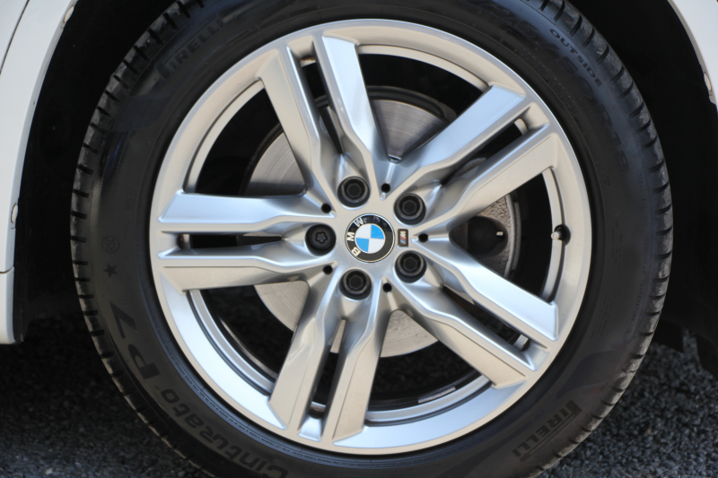 BMW X1 Xdrive18d Mｽﾎﾟｰﾂ ﾊｲﾗｲﾝ ｺﾝﾌｫｰﾄP 後期 ﾌｪｲｽﾘﾌﾄ後 ﾋｰﾀｰ黒革 電動ｼｰﾄ LEDﾍｯﾄﾞﾗｲﾄ 追従ACC 変更後ﾀｯﾁﾊﾟﾈﾙ対応HDDﾅﾋﾞ新ﾒｰﾀｰ Bluetooth接続 Pｱｼｽﾄ Bｶﾒﾗ 電動ﾄﾗﾝｸ 衝突軽減ﾌﾞﾚｰｷ 車線逸脱警告 歩行者警告 2年保証