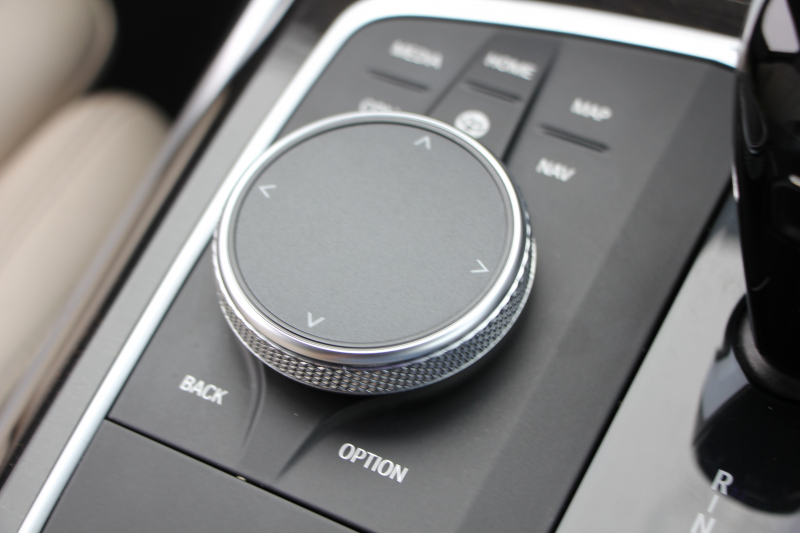 BMW 3シリーズ 320i ｼﾄﾘﾝﾌﾞﾗｯｸｴﾃﾞｨｼｮﾝ 首都圏限定88台 ﾊｲﾗｲﾝ ｵｲｽﾀｰﾚｻﾞｰ ｼｰﾄﾋｰﾀｰ ｺﾝﾌｫｰﾄP 電動ﾄﾗﾝｸ Hi-fiｽﾋﾟｰｶｰ 360度ｶﾒﾗ 19AW 追従ACC ｽﾃｱﾘﾝｸﾞｻﾎﾟｰﾄ ｱｯﾌﾟﾙｶｰﾌﾟﾚｲ ﾀｯﾁ画面HDDﾅﾋﾞLEDﾍｯﾄﾞﾗｲﾄ ｵｰﾄﾊｲﾋﾞｰﾑ 2年保証