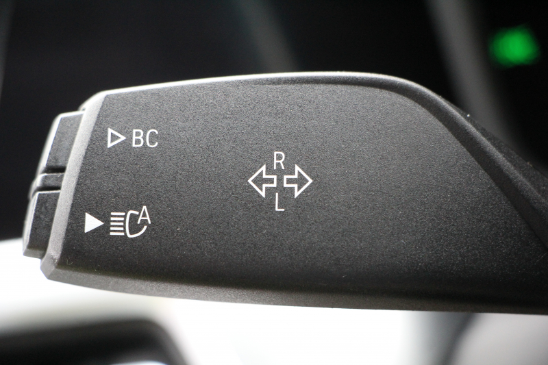 BMW 3シリーズ 320i ｼﾄﾘﾝﾌﾞﾗｯｸｴﾃﾞｨｼｮﾝ 首都圏限定88台 ﾊｲﾗｲﾝ ｵｲｽﾀｰﾚｻﾞｰ ｼｰﾄﾋｰﾀｰ ｺﾝﾌｫｰﾄP 電動ﾄﾗﾝｸ Hi-fiｽﾋﾟｰｶｰ 360度ｶﾒﾗ 19AW 追従ACC ｽﾃｱﾘﾝｸﾞｻﾎﾟｰﾄ ｱｯﾌﾟﾙｶｰﾌﾟﾚｲ ﾀｯﾁ画面HDDﾅﾋﾞLEDﾍｯﾄﾞﾗｲﾄ ｵｰﾄﾊｲﾋﾞｰﾑ 2年保証