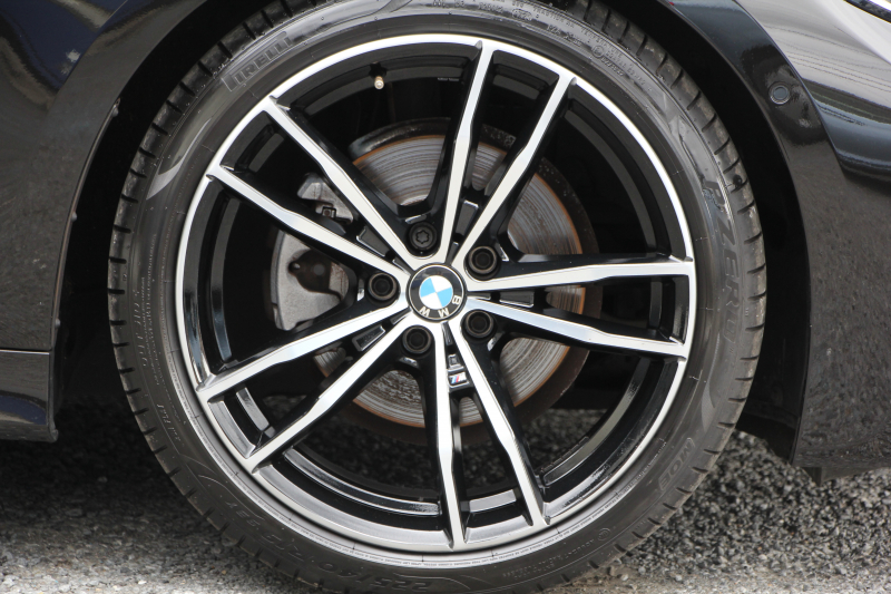 BMW 3シリーズ 320i ｼﾄﾘﾝﾌﾞﾗｯｸｴﾃﾞｨｼｮﾝ 首都圏限定88台 ﾊｲﾗｲﾝ ｵｲｽﾀｰﾚｻﾞｰ ｼｰﾄﾋｰﾀｰ ｺﾝﾌｫｰﾄP 電動ﾄﾗﾝｸ Hi-fiｽﾋﾟｰｶｰ 360度ｶﾒﾗ 19AW 追従ACC ｽﾃｱﾘﾝｸﾞｻﾎﾟｰﾄ ｱｯﾌﾟﾙｶｰﾌﾟﾚｲ ﾀｯﾁ画面HDDﾅﾋﾞLEDﾍｯﾄﾞﾗｲﾄ ｵｰﾄﾊｲﾋﾞｰﾑ 2年保証