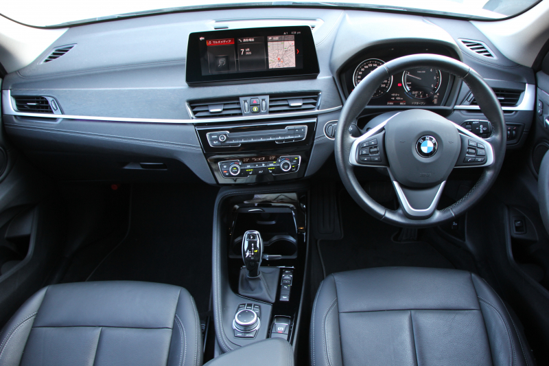 BMW X1 Xdrive18d Xﾗｲﾝ ｴﾃﾞｨｼｮﾝｼﾞｮｲﾌﾟﾗｽ ﾊｲﾗｲﾝ&ｺﾝﾌｫｰﾄP 後期 ﾌｪｲｽﾘﾌﾄ後 真珠色 ﾋｰﾀｰ黒革 追従ACC LEDﾍｯﾄﾞﾗｲﾄ 電動ﾄﾗﾝｸ ﾀｯﾁ画面HDDﾅﾋﾞ衝突軽減ﾌﾞﾚｰｷ 車線逸脱警告 歩行者警告 専用18AW ｳｯﾄﾞﾊﾟﾈﾙ 2年保証