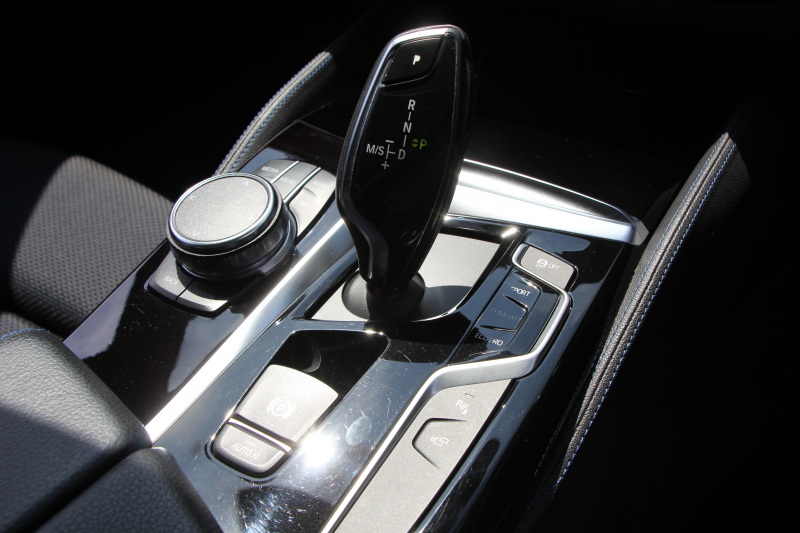 BMW 5シリーズ 523d ﾂｰﾘﾝｸﾞｴﾃﾞｨｼｮﾝﾐｯｼｮﾝｲﾝﾎﾟｯｼﾌﾞﾙ 特別仕様車 ﾊｰﾏﾝｶｰﾄﾞﾝｻﾗｳﾝﾄﾞHUD 専用ﾌﾞﾗｯｸ19AW ﾌﾞﾗｯｸｷﾄﾞﾆｰｸﾞﾘﾙ 追従ACC ｽﾃｱﾘﾝｸﾞｻﾎﾟｰﾄ 360度ｶﾒﾗ Pｱｼｽﾄ ﾀｯﾁ画面HDDﾅﾋﾞTV LEDﾍｯﾄﾞﾗｲﾄ ｵｰﾄﾊｲﾋﾞｰﾑ 2年保証