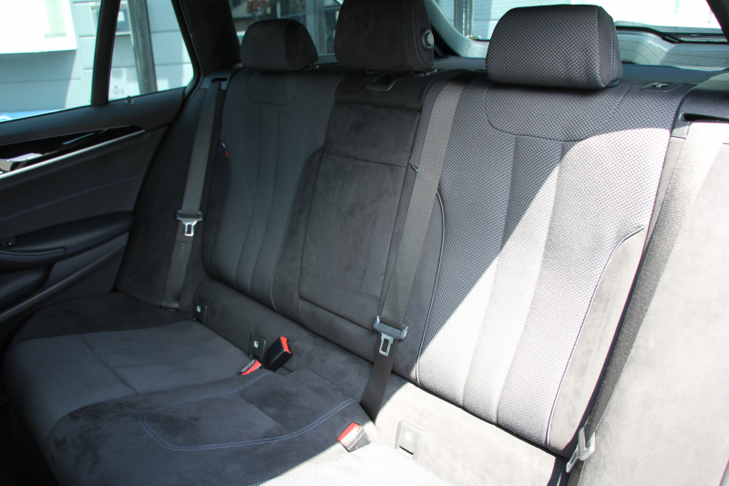 BMW 5シリーズ 523d ﾂｰﾘﾝｸﾞｴﾃﾞｨｼｮﾝﾐｯｼｮﾝｲﾝﾎﾟｯｼﾌﾞﾙ 特別仕様車 ﾊｰﾏﾝｶｰﾄﾞﾝｻﾗｳﾝﾄﾞHUD 専用ﾌﾞﾗｯｸ19AW ﾌﾞﾗｯｸｷﾄﾞﾆｰｸﾞﾘﾙ 追従ACC ｽﾃｱﾘﾝｸﾞｻﾎﾟｰﾄ 360度ｶﾒﾗ Pｱｼｽﾄ ﾀｯﾁ画面HDDﾅﾋﾞTV LEDﾍｯﾄﾞﾗｲﾄ ｵｰﾄﾊｲﾋﾞｰﾑ 2年保証