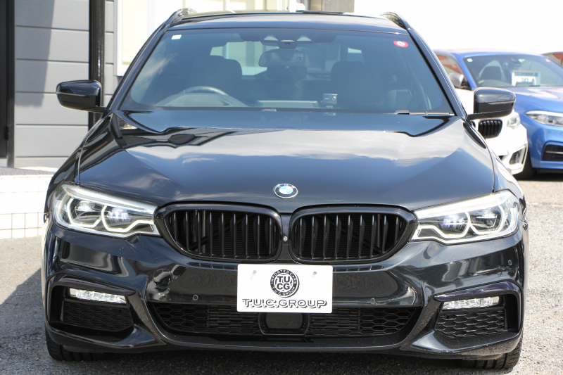 BMW 5シリーズ 523d ﾂｰﾘﾝｸﾞｴﾃﾞｨｼｮﾝﾐｯｼｮﾝｲﾝﾎﾟｯｼﾌﾞﾙ 特別仕様車 ﾊｰﾏﾝｶｰﾄﾞﾝｻﾗｳﾝﾄﾞHUD 専用ﾌﾞﾗｯｸ19AW ﾌﾞﾗｯｸｷﾄﾞﾆｰｸﾞﾘﾙ 追従ACC ｽﾃｱﾘﾝｸﾞｻﾎﾟｰﾄ 360度ｶﾒﾗ Pｱｼｽﾄ ﾀｯﾁ画面HDDﾅﾋﾞTV LEDﾍｯﾄﾞﾗｲﾄ ｵｰﾄﾊｲﾋﾞｰﾑ 2年保証