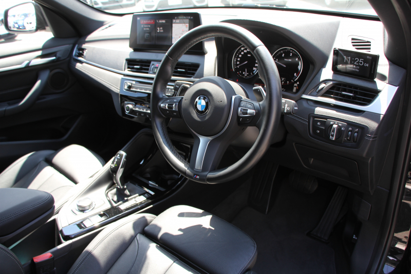 BMW X1 Xdrive18d Mｽﾎﾟｰﾂ ﾊｲﾗｲﾝ ｺﾝﾌｫｰﾄP 後期 ﾌｪｲｽﾘﾌﾄ後 ﾋｰﾀｰ黒革 Mｼｰﾄﾍﾞﾙﾄ ﾜｲﾔﾚｽ充電 電動ｼｰﾄ LEDﾍｯﾄﾞﾗｲﾄ 追従ACC ﾀｯﾁﾊﾟﾈﾙ対応HDDﾅﾋﾞ新ﾒｰﾀｰ Bluetooth接続 Pｱｼｽﾄ 電動ﾄﾗﾝｸ 衝突軽減ﾌﾞﾚｰｷ 車線逸脱警告 歩行者警告 2年保証