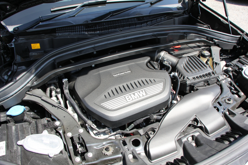 BMW X1 Xdrive18d Mｽﾎﾟｰﾂ ﾊｲﾗｲﾝ ｺﾝﾌｫｰﾄP 後期 ﾌｪｲｽﾘﾌﾄ後 ﾋｰﾀｰ黒革 Mｼｰﾄﾍﾞﾙﾄ ﾜｲﾔﾚｽ充電 電動ｼｰﾄ LEDﾍｯﾄﾞﾗｲﾄ 追従ACC ﾀｯﾁﾊﾟﾈﾙ対応HDDﾅﾋﾞ新ﾒｰﾀｰ Bluetooth接続 Pｱｼｽﾄ 電動ﾄﾗﾝｸ 衝突軽減ﾌﾞﾚｰｷ 車線逸脱警告 歩行者警告 2年保証