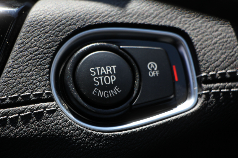 BMW X1 Xdrive18d Mｽﾎﾟｰﾂ ﾊｲﾗｲﾝ ｺﾝﾌｫｰﾄP 後期 ﾌｪｲｽﾘﾌﾄ後 ﾋｰﾀｰ黒革 Mｼｰﾄﾍﾞﾙﾄ ﾜｲﾔﾚｽ充電 電動ｼｰﾄ LEDﾍｯﾄﾞﾗｲﾄ 追従ACC ﾀｯﾁﾊﾟﾈﾙ対応HDDﾅﾋﾞ新ﾒｰﾀｰ Bluetooth接続 Pｱｼｽﾄ 電動ﾄﾗﾝｸ 衝突軽減ﾌﾞﾚｰｷ 車線逸脱警告 歩行者警告 2年保証