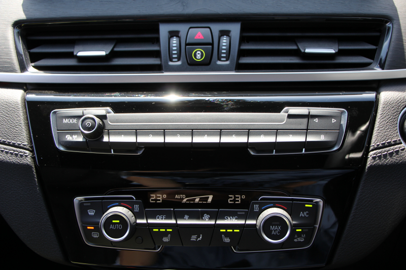 BMW X1 Xdrive18d Mｽﾎﾟｰﾂ ﾊｲﾗｲﾝ ｺﾝﾌｫｰﾄP 後期 ﾌｪｲｽﾘﾌﾄ後 ﾋｰﾀｰ黒革 Mｼｰﾄﾍﾞﾙﾄ ﾜｲﾔﾚｽ充電 電動ｼｰﾄ LEDﾍｯﾄﾞﾗｲﾄ 追従ACC ﾀｯﾁﾊﾟﾈﾙ対応HDDﾅﾋﾞ新ﾒｰﾀｰ Bluetooth接続 Pｱｼｽﾄ 電動ﾄﾗﾝｸ 衝突軽減ﾌﾞﾚｰｷ 車線逸脱警告 歩行者警告 2年保証