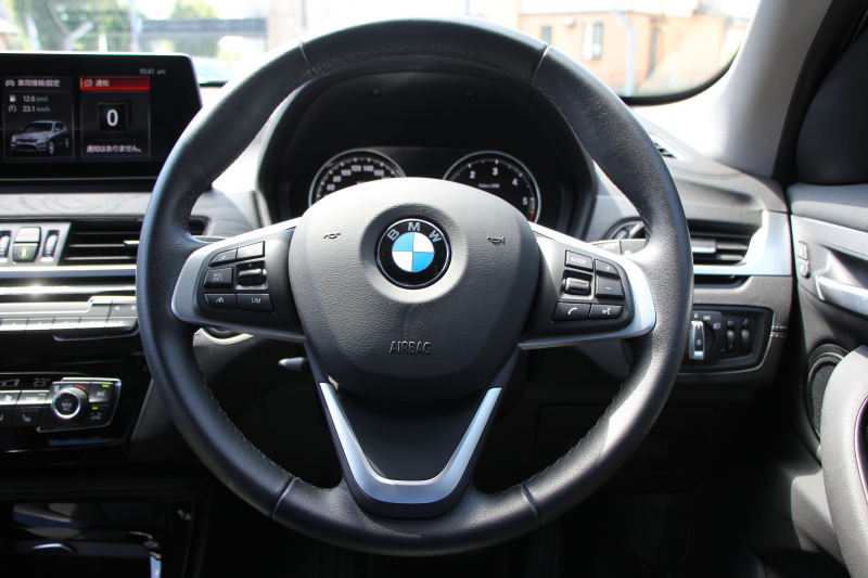 BMW X1 Xdrive18d Xﾗｲﾝ ｴﾃﾞｨｼｮﾝｼﾞｮｲﾌﾟﾗｽ 1ｵｰﾅ ﾊｲﾗｲﾝ&ｺﾝﾌｫｰﾄP 後期 ﾌｪｲｽﾘﾌﾄ後 真珠色 ﾋｰﾀｰ黒革 追従ACC LEDﾍｯﾄﾞﾗｲﾄ 電動ﾄﾗﾝｸ ﾀｯﾁ画面HDDﾅﾋﾞ衝突軽減ﾌﾞﾚｰｷ 車線逸脱警告 歩行者警告 専用18AW ｳｯﾄﾞﾊﾟﾈﾙ 2年保証