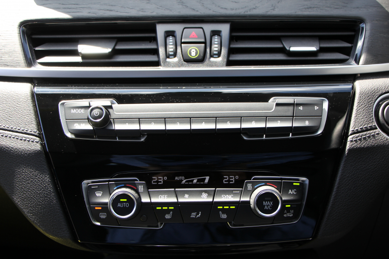 BMW X1 Xdrive18d Xﾗｲﾝ ｴﾃﾞｨｼｮﾝｼﾞｮｲﾌﾟﾗｽ 1ｵｰﾅ ﾊｲﾗｲﾝ&ｺﾝﾌｫｰﾄP 後期 ﾌｪｲｽﾘﾌﾄ後 真珠色 ﾋｰﾀｰ黒革 追従ACC LEDﾍｯﾄﾞﾗｲﾄ 電動ﾄﾗﾝｸ ﾀｯﾁ画面HDDﾅﾋﾞ衝突軽減ﾌﾞﾚｰｷ 車線逸脱警告 歩行者警告 専用18AW ｳｯﾄﾞﾊﾟﾈﾙ 2年保証