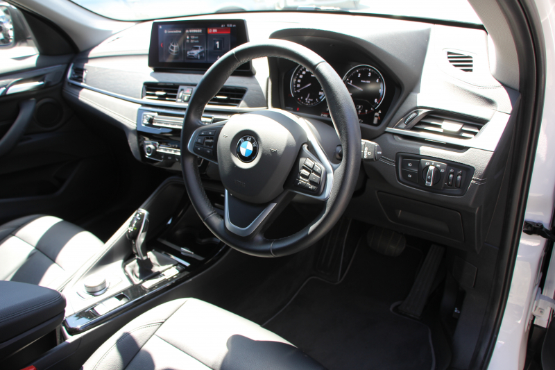 BMW X1 Xdrive18d Xﾗｲﾝ ｴﾃﾞｨｼｮﾝｼﾞｮｲﾌﾟﾗｽ 1ｵｰﾅ ﾊｲﾗｲﾝ&ｺﾝﾌｫｰﾄP 後期 ﾌｪｲｽﾘﾌﾄ後 真珠色 ﾋｰﾀｰ黒革 追従ACC LEDﾍｯﾄﾞﾗｲﾄ 電動ﾄﾗﾝｸ ﾀｯﾁ画面HDDﾅﾋﾞ衝突軽減ﾌﾞﾚｰｷ 車線逸脱警告 歩行者警告 専用18AW ｳｯﾄﾞﾊﾟﾈﾙ 2年保証