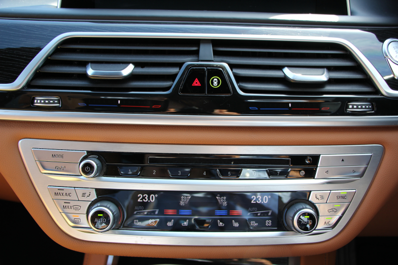 BMW 7シリーズ 740d Xdrive Mｽﾎﾟｰﾂ ﾘｱｺﾝﾌｫｰﾄP 1ｵｰﾅ ﾘｱｴﾝﾀｰﾃｲﾒﾝﾄ ﾘｱﾓﾆﾀｰ ﾀｯﾁｺﾏﾝﾄﾞﾋｰﾄｺﾝﾌｫｰﾄP ｻﾝﾙｰﾌ ﾚｰｻﾞｰﾗｲﾄ ﾃﾞｨｽﾌﾟﾚｲｷｰ ﾘﾓｰﾄﾊﾟｰｷﾝｸﾞﾏｯｻｰｼﾞ&ﾍﾞﾝﾁﾚｰｼｮﾝ ｺﾆｬｯｸﾚｻﾞｰ 360度ｶﾒﾗ 4WD 3.0Lﾃﾞｨｰｾﾞﾙﾀｰﾎﾞ2年保証