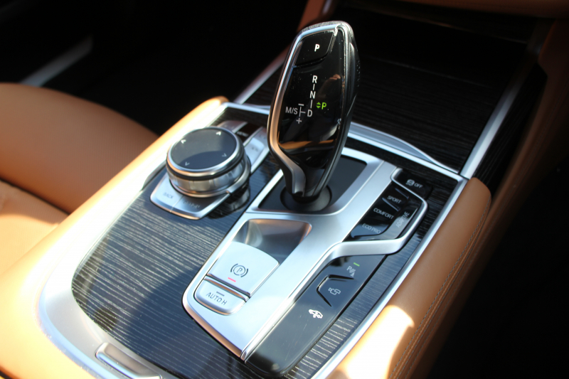 BMW 7シリーズ 740d Xdrive Mｽﾎﾟｰﾂ ﾘｱｺﾝﾌｫｰﾄP 1ｵｰﾅ ﾘｱｴﾝﾀｰﾃｲﾒﾝﾄ ﾘｱﾓﾆﾀｰ ﾀｯﾁｺﾏﾝﾄﾞﾋｰﾄｺﾝﾌｫｰﾄP ｻﾝﾙｰﾌ ﾚｰｻﾞｰﾗｲﾄ ﾃﾞｨｽﾌﾟﾚｲｷｰ ﾘﾓｰﾄﾊﾟｰｷﾝｸﾞﾏｯｻｰｼﾞ&ﾍﾞﾝﾁﾚｰｼｮﾝ ｺﾆｬｯｸﾚｻﾞｰ 360度ｶﾒﾗ 4WD 3.0Lﾃﾞｨｰｾﾞﾙﾀｰﾎﾞ2年保証