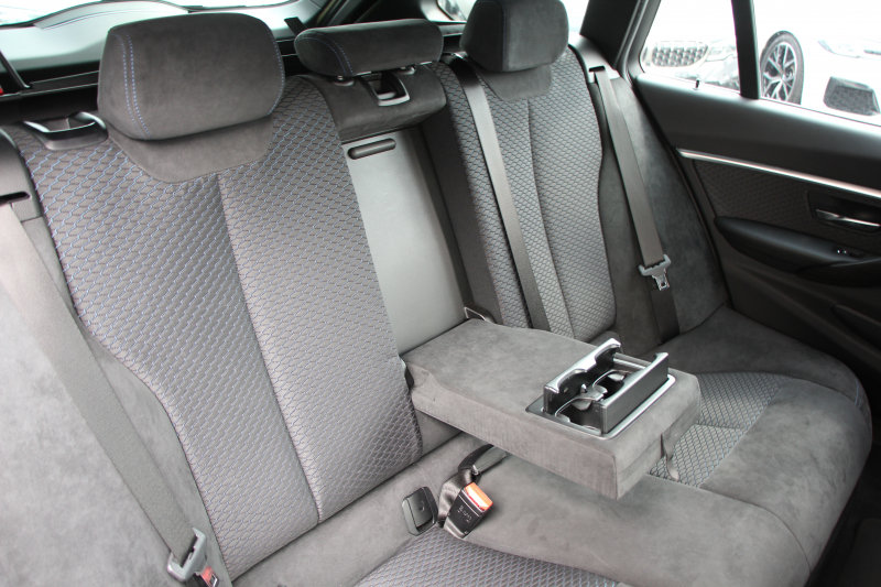 BMW 3シリーズ 320i ﾂｰﾘﾝｸﾞMｽﾎﾟｰﾂ 最終ﾓﾃﾞﾙ 新ｴﾝｼﾞﾝ ｼｰﾄﾋｰﾀｰ LEDﾍｯﾄﾞﾗｲﾄ&ﾃｰﾙ NEWﾙｰﾑﾐﾗｰ 追従ACC ﾚｰﾝﾁｪﾝｼﾞ警告 ﾀｯﾁﾊﾟﾈﾙ対応HDDﾅﾋﾞ Bｶﾒﾗ Bluetooth接続 ﾊﾟﾄﾞﾙｼﾌﾄ 電動ﾄﾗﾝｸ 衝突軽減ﾌﾞﾚｰｷ 車線逸脱警告 歩行者警告 2年保証