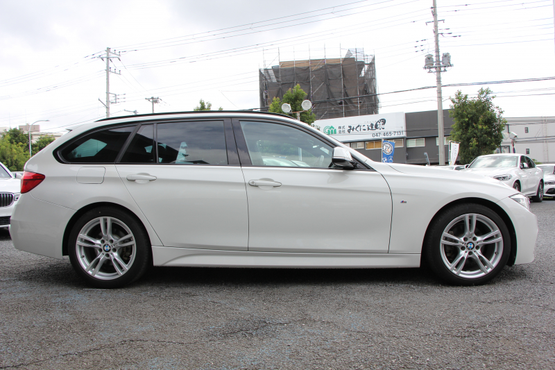 BMW 3シリーズ 320i ﾂｰﾘﾝｸﾞMｽﾎﾟｰﾂ 最終ﾓﾃﾞﾙ 新ｴﾝｼﾞﾝ ｼｰﾄﾋｰﾀｰ LEDﾍｯﾄﾞﾗｲﾄ&ﾃｰﾙ NEWﾙｰﾑﾐﾗｰ 追従ACC ﾚｰﾝﾁｪﾝｼﾞ警告 ﾀｯﾁﾊﾟﾈﾙ対応HDDﾅﾋﾞ Bｶﾒﾗ Bluetooth接続 ﾊﾟﾄﾞﾙｼﾌﾄ 電動ﾄﾗﾝｸ 衝突軽減ﾌﾞﾚｰｷ 車線逸脱警告 歩行者警告 2年保証