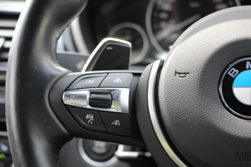 BMW 3シリーズ 320i ﾂｰﾘﾝｸﾞMｽﾎﾟｰﾂ 最終ﾓﾃﾞﾙ 新ｴﾝｼﾞﾝ ｼｰﾄﾋｰﾀｰ LEDﾍｯﾄﾞﾗｲﾄ&ﾃｰﾙ NEWﾙｰﾑﾐﾗｰ 追従ACC ﾚｰﾝﾁｪﾝｼﾞ警告 ﾀｯﾁﾊﾟﾈﾙ対応HDDﾅﾋﾞ Bｶﾒﾗ Bluetooth接続 ﾊﾟﾄﾞﾙｼﾌﾄ 電動ﾄﾗﾝｸ 衝突軽減ﾌﾞﾚｰｷ 車線逸脱警告 歩行者警告 2年保証