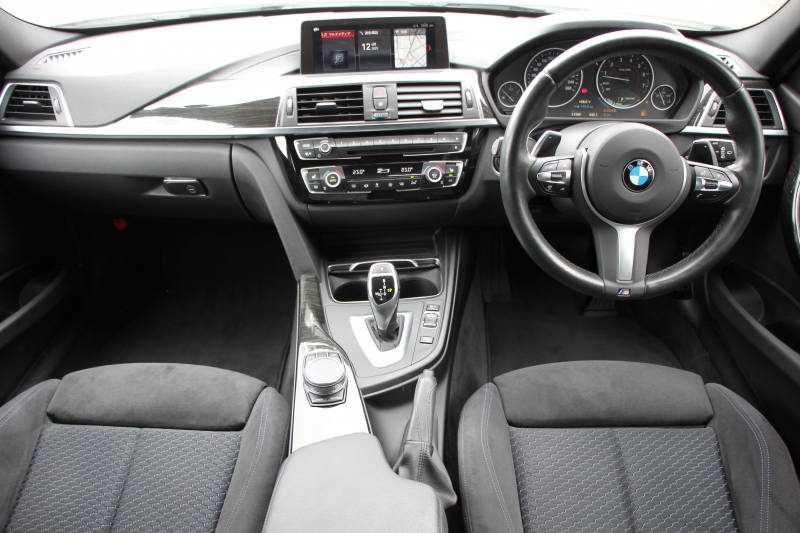 BMW 3シリーズ 320i ﾂｰﾘﾝｸﾞMｽﾎﾟｰﾂ 最終ﾓﾃﾞﾙ 新ｴﾝｼﾞﾝ ｼｰﾄﾋｰﾀｰ LEDﾍｯﾄﾞﾗｲﾄ&ﾃｰﾙ NEWﾙｰﾑﾐﾗｰ 追従ACC ﾚｰﾝﾁｪﾝｼﾞ警告 ﾀｯﾁﾊﾟﾈﾙ対応HDDﾅﾋﾞ Bｶﾒﾗ Bluetooth接続 ﾊﾟﾄﾞﾙｼﾌﾄ 電動ﾄﾗﾝｸ 衝突軽減ﾌﾞﾚｰｷ 車線逸脱警告 歩行者警告 2年保証