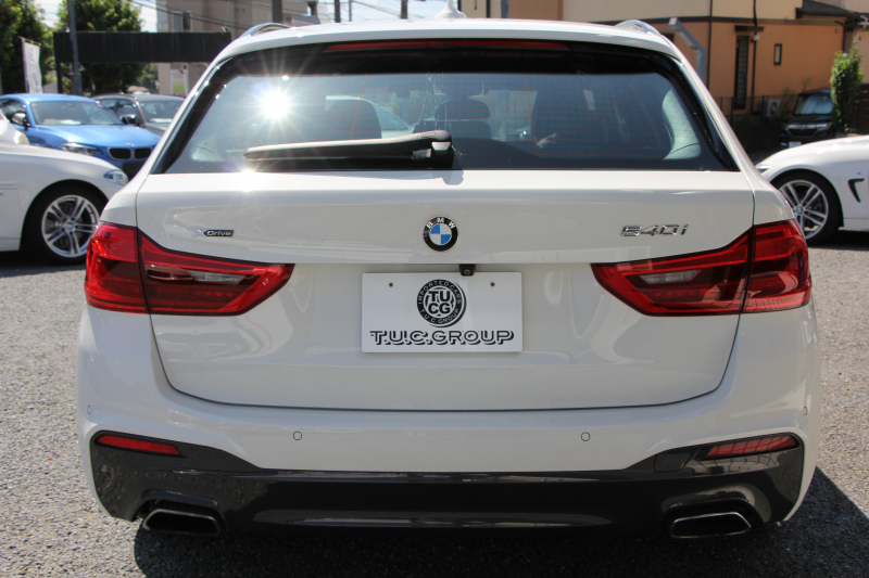 BMW 5シリーズ 540i Xdrive ﾂｰﾘﾝｸﾞMｽﾎﾟｰﾂ ﾃﾞﾋﾞｭｰP 直6ﾀｰﾎﾞ340馬力 4WD 全席ﾋｰﾀｰ黒革 HUD ｿﾌﾄｸﾛｰｽﾞﾄﾞｱ ｼﾞｪｽﾁｬｰC 追従ACC ｽﾃｱﾘﾝｸﾞｻﾎﾟｰﾄ 液晶ﾒｰﾀｰ 専用ｱﾀﾞﾌﾟﾃｨﾌﾞｻｽ LEDﾍｯﾄﾞﾗｲﾄ ｵｰﾄﾊｲﾋﾞｰﾑ 電動ﾄﾗﾝｸ 360度ｶﾒﾗ ﾀｯﾁ画面HDDﾅﾋﾞ2年保証