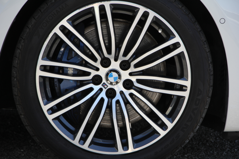 BMW 5シリーズ 540i Xdrive ﾂｰﾘﾝｸﾞMｽﾎﾟｰﾂ ﾃﾞﾋﾞｭｰP 直6ﾀｰﾎﾞ340馬力 4WD 全席ﾋｰﾀｰ黒革 HUD ｿﾌﾄｸﾛｰｽﾞﾄﾞｱ ｼﾞｪｽﾁｬｰC 追従ACC ｽﾃｱﾘﾝｸﾞｻﾎﾟｰﾄ 液晶ﾒｰﾀｰ 専用ｱﾀﾞﾌﾟﾃｨﾌﾞｻｽ LEDﾍｯﾄﾞﾗｲﾄ ｵｰﾄﾊｲﾋﾞｰﾑ 電動ﾄﾗﾝｸ 360度ｶﾒﾗ ﾀｯﾁ画面HDDﾅﾋﾞ2年保証