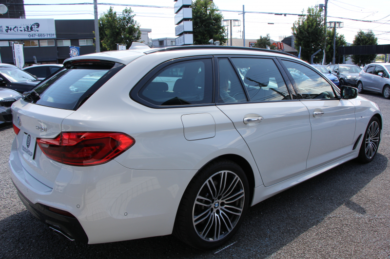 BMW 5シリーズ 540i Xdrive ﾂｰﾘﾝｸﾞMｽﾎﾟｰﾂ ﾃﾞﾋﾞｭｰP 直6ﾀｰﾎﾞ340馬力 4WD 全席ﾋｰﾀｰ黒革 HUD ｿﾌﾄｸﾛｰｽﾞﾄﾞｱ ｼﾞｪｽﾁｬｰC 追従ACC ｽﾃｱﾘﾝｸﾞｻﾎﾟｰﾄ 液晶ﾒｰﾀｰ 専用ｱﾀﾞﾌﾟﾃｨﾌﾞｻｽ LEDﾍｯﾄﾞﾗｲﾄ ｵｰﾄﾊｲﾋﾞｰﾑ 電動ﾄﾗﾝｸ 360度ｶﾒﾗ ﾀｯﾁ画面HDDﾅﾋﾞ2年保証