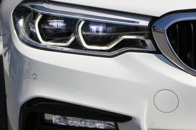 BMW 5シリーズ 540i Xdrive ﾂｰﾘﾝｸﾞMｽﾎﾟｰﾂ ﾃﾞﾋﾞｭｰP 直6ﾀｰﾎﾞ340馬力 4WD 全席ﾋｰﾀｰ黒革 HUD ｿﾌﾄｸﾛｰｽﾞﾄﾞｱ ｼﾞｪｽﾁｬｰC 追従ACC ｽﾃｱﾘﾝｸﾞｻﾎﾟｰﾄ 液晶ﾒｰﾀｰ 専用ｱﾀﾞﾌﾟﾃｨﾌﾞｻｽ LEDﾍｯﾄﾞﾗｲﾄ ｵｰﾄﾊｲﾋﾞｰﾑ 電動ﾄﾗﾝｸ 360度ｶﾒﾗ ﾀｯﾁ画面HDDﾅﾋﾞ2年保証