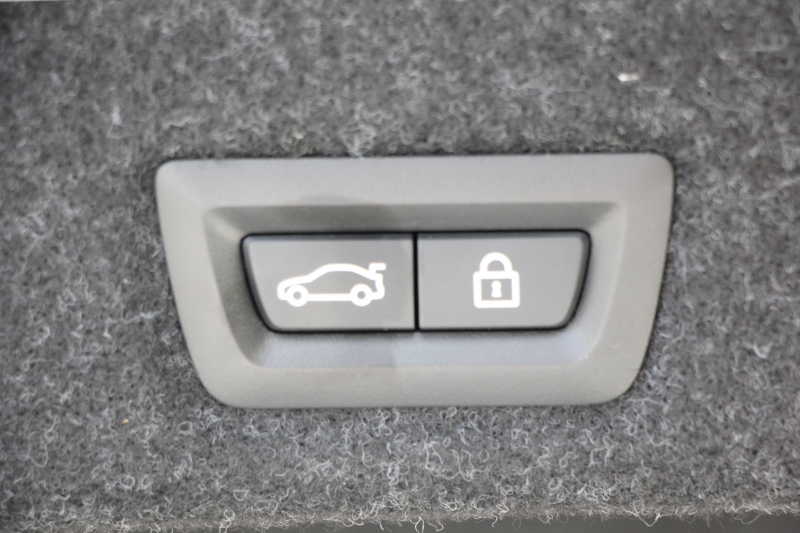 BMW 5シリーズ 540i Xdrive Mｽﾎﾟｰﾂ ｲﾉﾍﾞｰｼｮﾝ&ｺﾝﾌｫｰﾄP 直6ﾀｰﾎﾞ4WD 340馬力 ｻﾝﾙｰﾌ 全席ﾋｰﾀｰ黒革 ﾏｯｻｰｼﾞ&ﾍﾞﾝﾁﾚｰｼｮﾝ ｼﾞｪｽﾁｬｰC 純正可変&ｼｭﾆｯﾂｧｰｻｽ 3Ddesign20AW 液晶ﾒｰﾀｰ HUD 追従ACC LEDﾍｯﾄﾞﾗｲﾄ ﾀｯﾁ画面HDDﾅﾋﾞTV Mspﾌﾞﾚｰｷ 2年保証