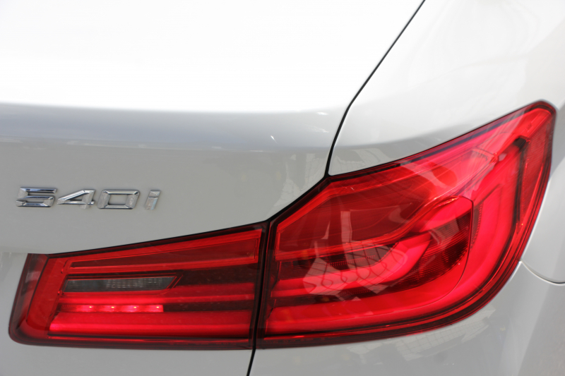 BMW 5シリーズ 540i Xdrive Mｽﾎﾟｰﾂ ｲﾉﾍﾞｰｼｮﾝ&ｺﾝﾌｫｰﾄP 直6ﾀｰﾎﾞ4WD 340馬力 ｻﾝﾙｰﾌ 全席ﾋｰﾀｰ黒革 ﾏｯｻｰｼﾞ&ﾍﾞﾝﾁﾚｰｼｮﾝ ｼﾞｪｽﾁｬｰC 純正可変&ｼｭﾆｯﾂｧｰｻｽ 3Ddesign20AW 液晶ﾒｰﾀｰ HUD 追従ACC LEDﾍｯﾄﾞﾗｲﾄ ﾀｯﾁ画面HDDﾅﾋﾞTV Mspﾌﾞﾚｰｷ 2年保証