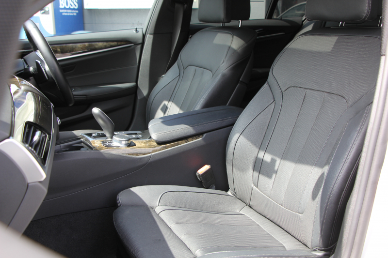 BMW 5シリーズ 540i Xdrive Mｽﾎﾟｰﾂ ｲﾉﾍﾞｰｼｮﾝ&ｺﾝﾌｫｰﾄP 直6ﾀｰﾎﾞ4WD 340馬力 ｻﾝﾙｰﾌ 全席ﾋｰﾀｰ黒革 ﾏｯｻｰｼﾞ&ﾍﾞﾝﾁﾚｰｼｮﾝ ｼﾞｪｽﾁｬｰC 純正可変&ｼｭﾆｯﾂｧｰｻｽ 3Ddesign20AW 液晶ﾒｰﾀｰ HUD 追従ACC LEDﾍｯﾄﾞﾗｲﾄ ﾀｯﾁ画面HDDﾅﾋﾞTV Mspﾌﾞﾚｰｷ 2年保証